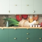 Mobile Preview: Küchenrückwand Zwiebel Tomaten Holz