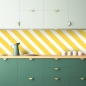 Preview: Spritzschutz Küche Gelbe Diagonale Linien